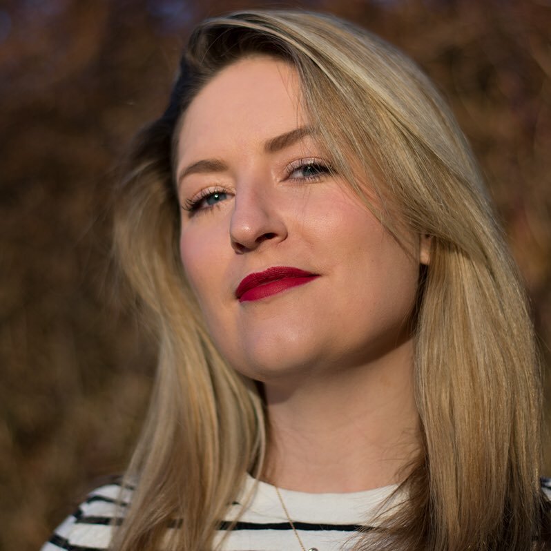 Journalist writing about jewels, and the occasional watch
Author of The Story Behind the Style: Cartier & Tiffany
@ft @retailjeweller @rapaport et al