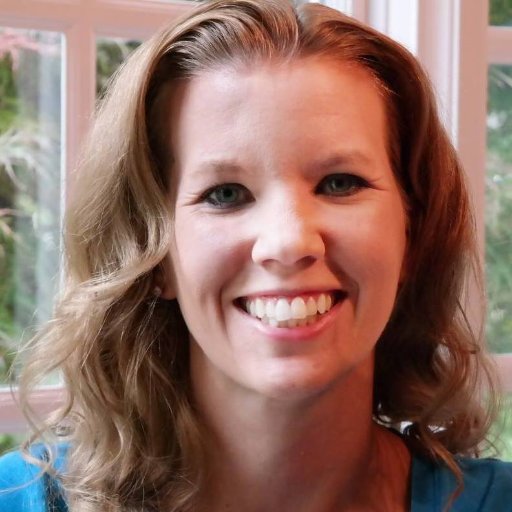 Michigan mom who loves to share the best in family 🏡, travel 🏖️, and tech 📲 on my blog 2 Wired 2 Tired.