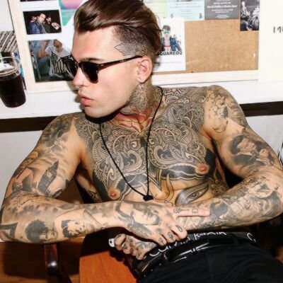 sinfoniabohemia's profile picture. [Soltero] [Bisexual]