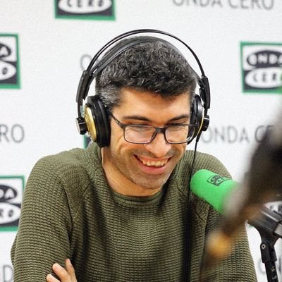 Periodista. Treballo a Onda Cero. Les opinions són meves. Crec en les persones, no en la societat. Ja que Twitter existeix, fem que sigui divertit