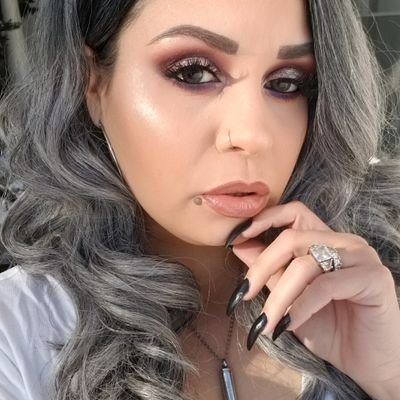 Fluffy & Sassy Latina, Content Creator @YouTube & Freelance Makeup Artist. I'm pretty badass.💋
https://t.co/VCog4wODgH
Business Inquiries: ivypmua6@gmail.com