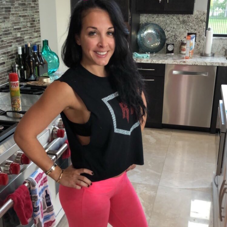 Mama/Boss Lady of @Redcon1official ▪️@redcon1gym @redcon1foundation▪️Fitmom of 3 Boys 👶🏻👦🏻👦🏼&🐕▪️Fitwife of 1 CEO 💏 ▪️Fitness Enthusiast & Wine Lover