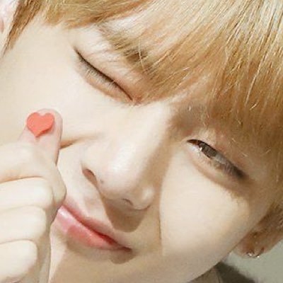 FOLLOW @jinjjaminnie INSTEAD OF THIS ACCOUNT.