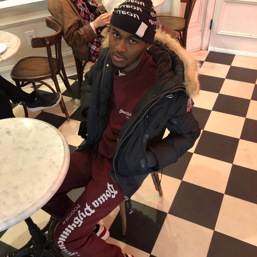 Englishhmon's profile picture. 