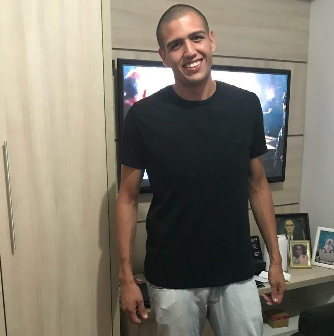 Passado não se muda, se esquece. Tem muita coisa boa pra acontecer ainda. Afinal o ano só começou.