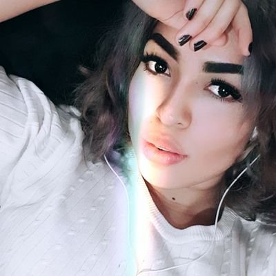 JoselineGlima's profile picture. Más vale ser paciente que valiente;
más vale dominarse a sí mismo que conquistar ciudades.
Proverbios 16:32