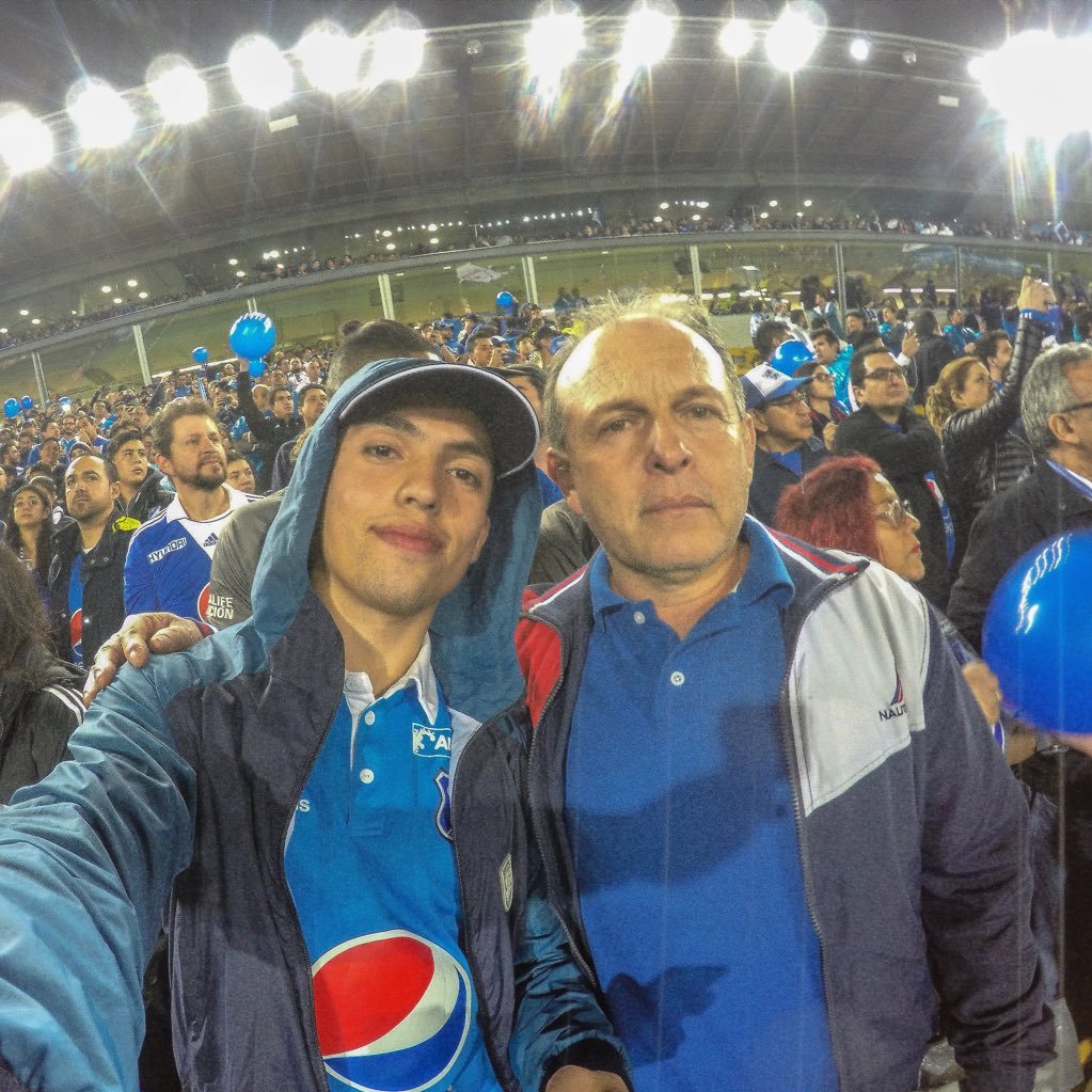 RodrigoHenao06's profile picture. Estudiante de Finanzas, Comercio Exterior y Administración de Empresas de la Universidad Sergio Arboleda. Millonarios F.C. Bailarín de la agrupación Ensby Crew