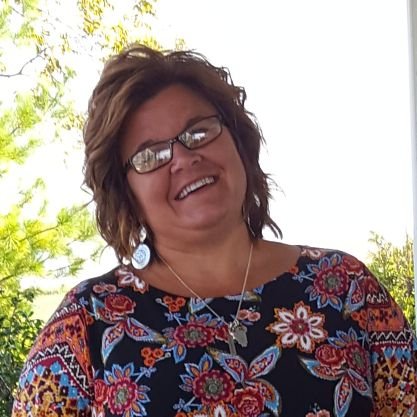Farm wife. Mother of 3 smart, livestock showing, crazy kids. Entrepreneur at
#lakeshelbyvilleguesthouse