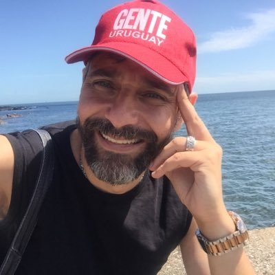 Editor General de Revista Gente de Argentina para Uruguay .