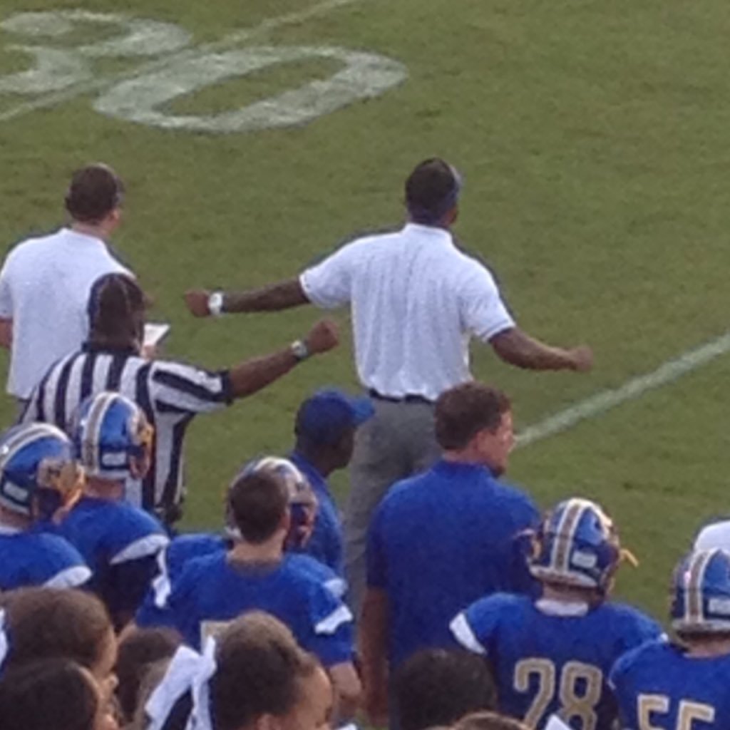 __CoachRo__'s profile picture. Teacher 👨🏾‍💻 WR Coach 🏈 Track&Field Coach 🏃🏾‍♂️ @CaCougarsTN