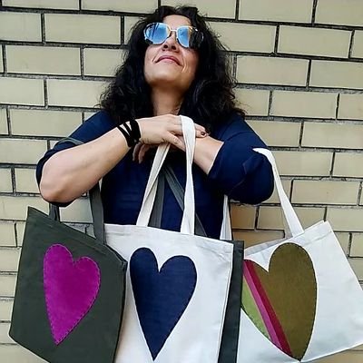 Fun, edgy canvas #totes w #vegan leather & luxe fabric ❤s 🖑made in #NYC. I also take a % of $ to buy & distrib food & supplies for homeless individuals in NYC.