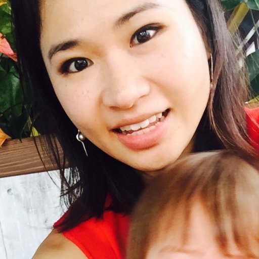 空港の会議通訳者。ドイツ生まれ&18歳まで英国育ちの帰国子女。香港永久居民。心の故郷は大阪。Where do you come from?と聞かれると挙動不審になりがち。国際結婚&ハーフ(8)育児中。私立小→今後はインター?仕事もプライベートも欲張りたい往生際の悪いワーママ。 ブログこちら↓