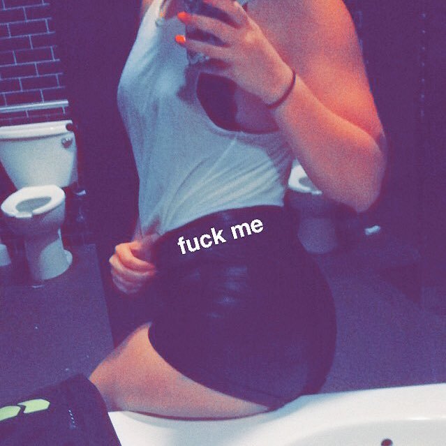 NSFW // Booty 👑 // DM for my uncensored Snapchat 😋💦 // 18+ //