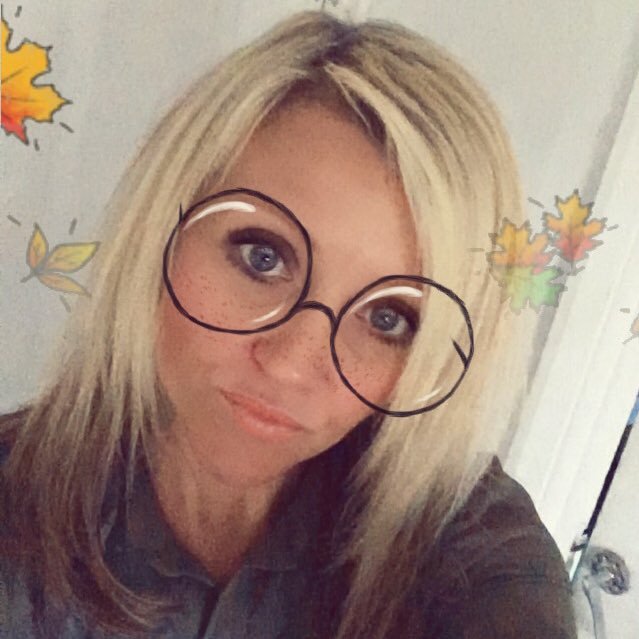 Mum of 3, hairdresser, Xbox-Destiny