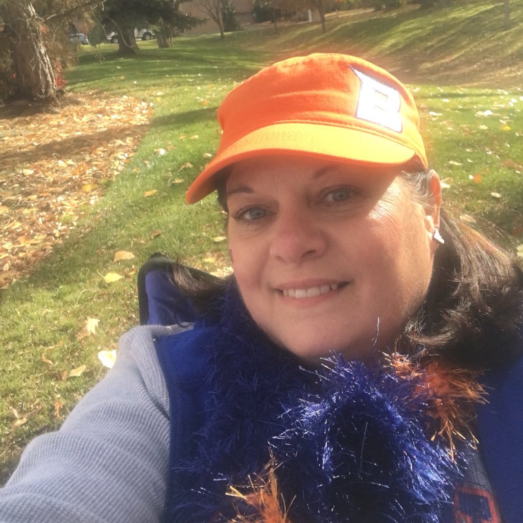 Sports loving mom and grandma! teacher of young ones❤️ Former member of the Mane Line Dancers🧡💙#goboisestatebroncos #gopackers