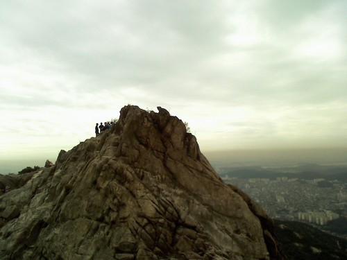 jih663's profile picture. 경남 고성이 고향이고
문재인을  찍은  50대입니다.