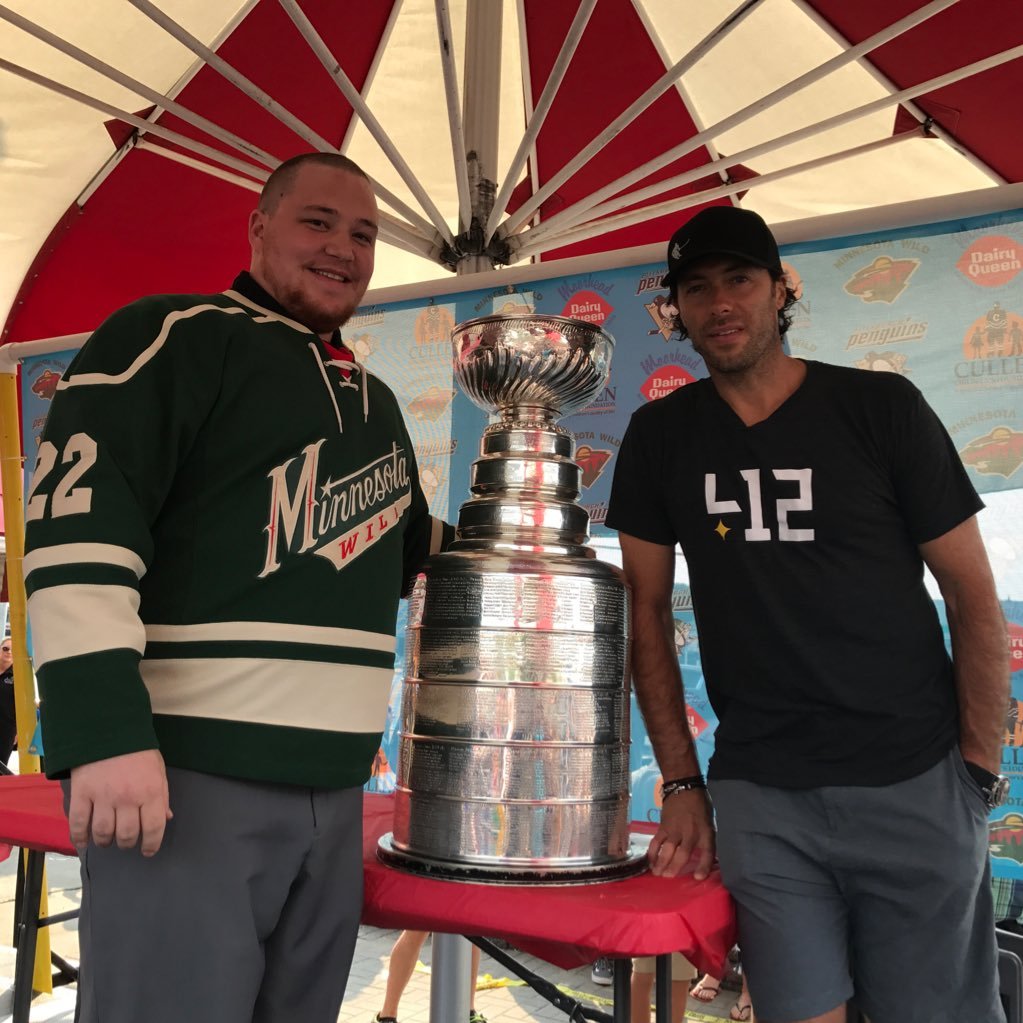 schneidermitche's profile picture. The office is life #mn