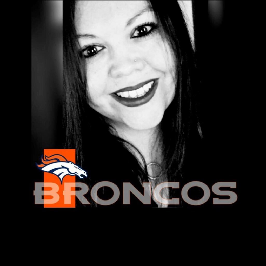 Simple Colorado gal! Proud lover of 3-time-winning 💙🧡SuperBowl Champion Denver Broncos 🧡💙 CSURams 💚 Avalanche 🖤 Nuggs 💛💙 Rox 💜