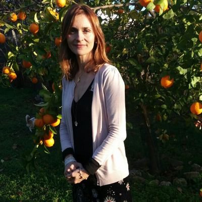 Periodista, experta en Comunicación y profesora de Inglés