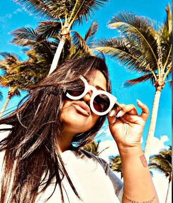 ~FC da Camila Loures❤
~siga e receba fotos da cams💘
~Biel no comando☺
~cams não segue😭