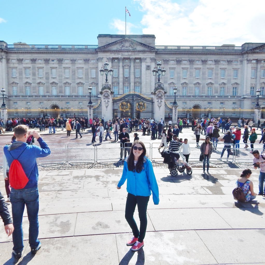 mel_weis's profile picture. 80 year old trapped in a 27* year old’s body