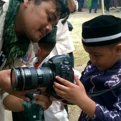 AFP photographer based Aceh - Indonesia
⛑️ Environment & conservation's 
📸 Visual storytelling 
🛩 Adventure's & traveling 
☕ Coffee lover's