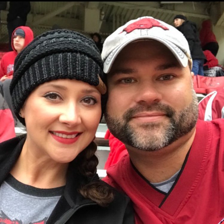 juliesteele77's profile picture. 