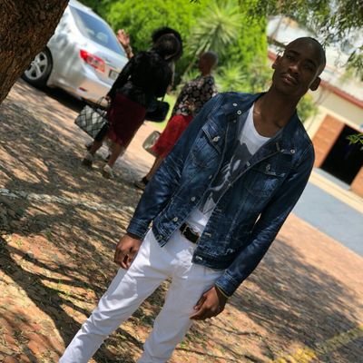 Kamogeloramoba's profile picture. Just Living my Life to the Fullest..☺