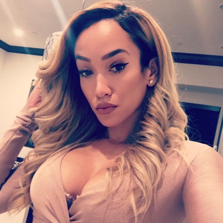 MissLnj's profile picture. Wouldn't you like to know.... ;-)