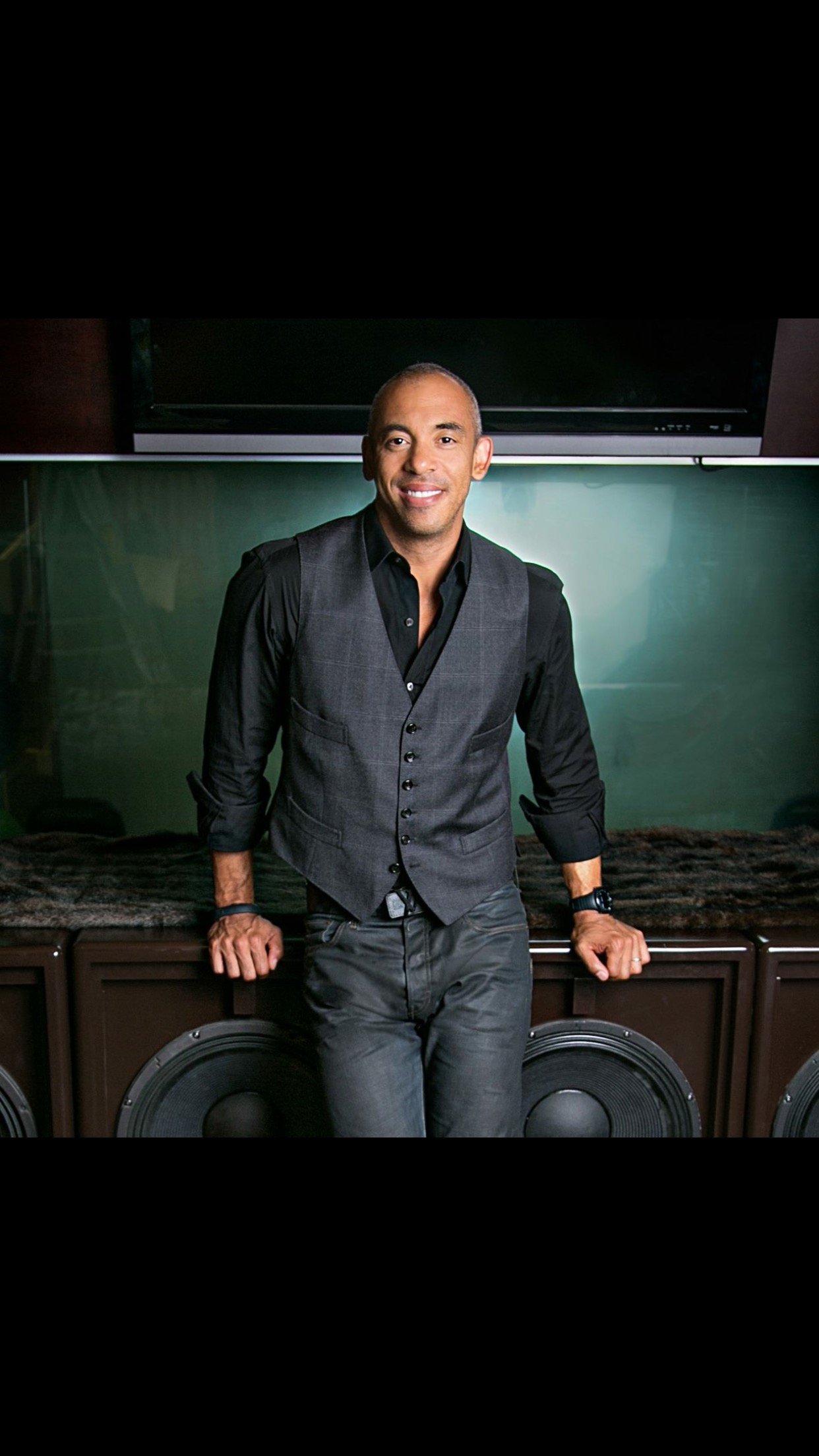 Harvey Mason, Jr. has penned and produced songs for up and coming superstars and industry legends. One-half of the production team The Underdogs.