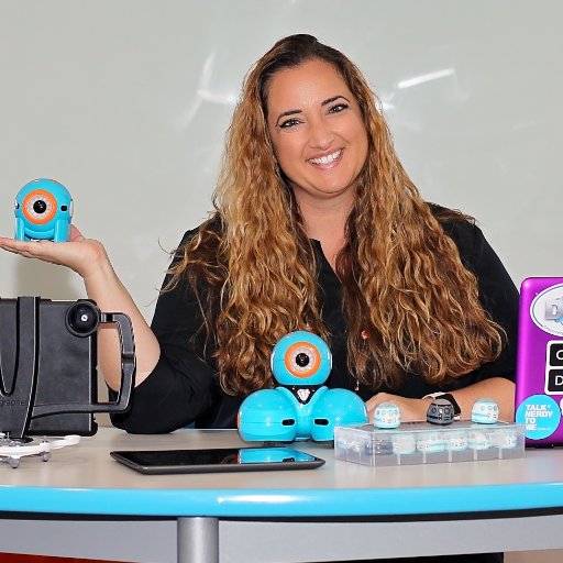 👩💻Tech Director/Teacher 🍎Apple Teacher 📊Microsoft Innovative Educator 🤖Wonder Innovation Squad 🤖Ozobot CE 🌎DEN LC 📣Flipgrid CE 💻Kodable Ambassador