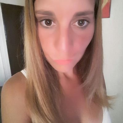 IaraErbure's profile picture. Solo aprende a volar el que se anima y salta✌