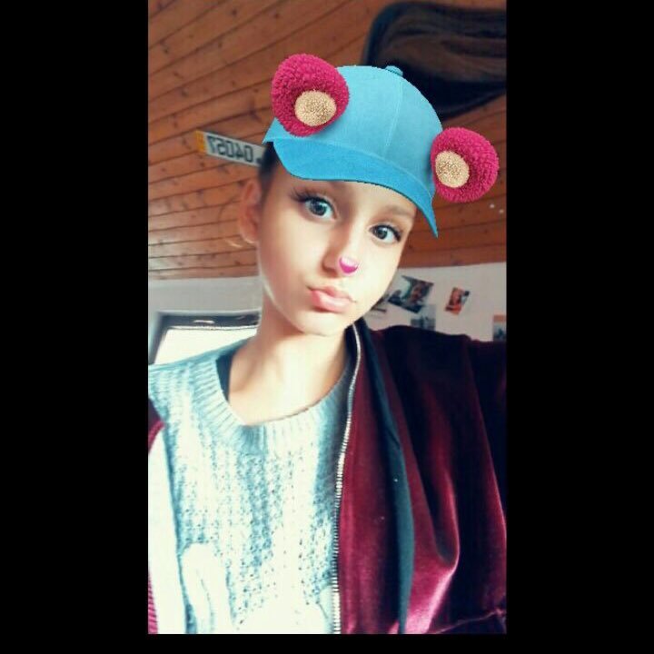 I dance. . Musical.ly:queen01dance. Instagram:01.queen01_. Snapchat:L01queen01