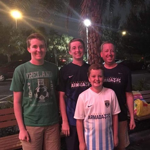 Husband and father of three boys. Follows VT, Oakland Raiders, Arsenal, USMNT, and USWNT.
