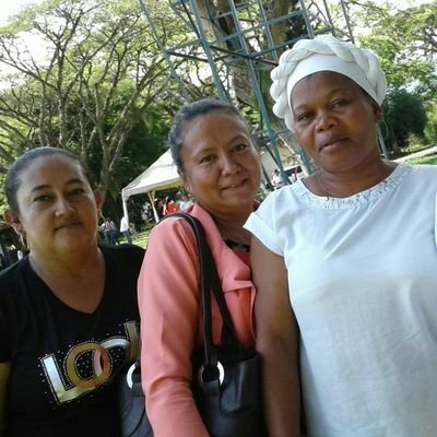 AlbaLuc03121305's profile picture. 