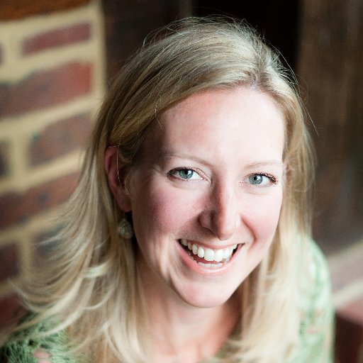 Professional photographer. Based in Surrey, specialising in family, personal branding, headshot and product photography.