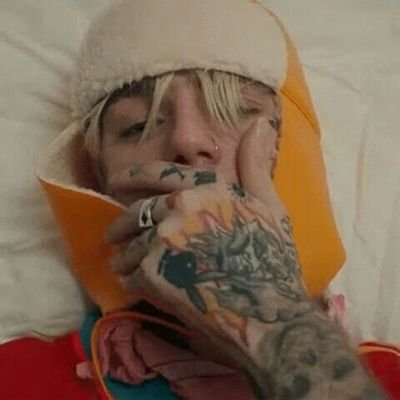 I'm 18. P.S. Deuce has a fucking sexy ass voice and laugh. It's so fucking hot imo and I love his songs #DeuceNation (I miss Lil Peep)