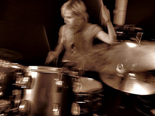 sabrinadrums's profile picture. Working in TV news production, drummer, sambista, into history, pirates, Wilde & Nietzsche