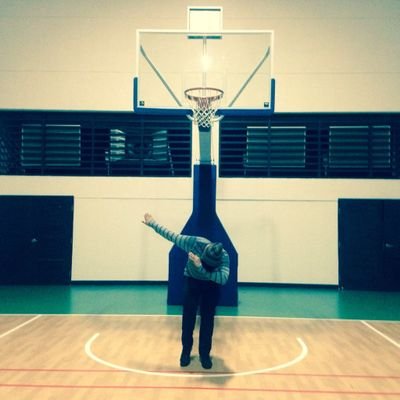 Daniel48553059's profile picture. Let's make hugot.