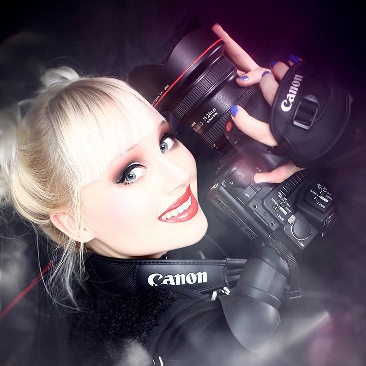 Swedish photographer • Canon C200 ambassador • 📸🎥 & stylist for @VMODofficial • former Club Nintendo staff • fashion and video game nerd • trekker