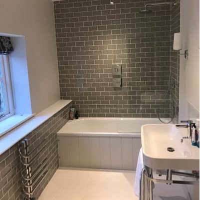 High spec floor & wall tiling contractor covering Oxfordshire. Get in touch for free advice & estimates for your next project.