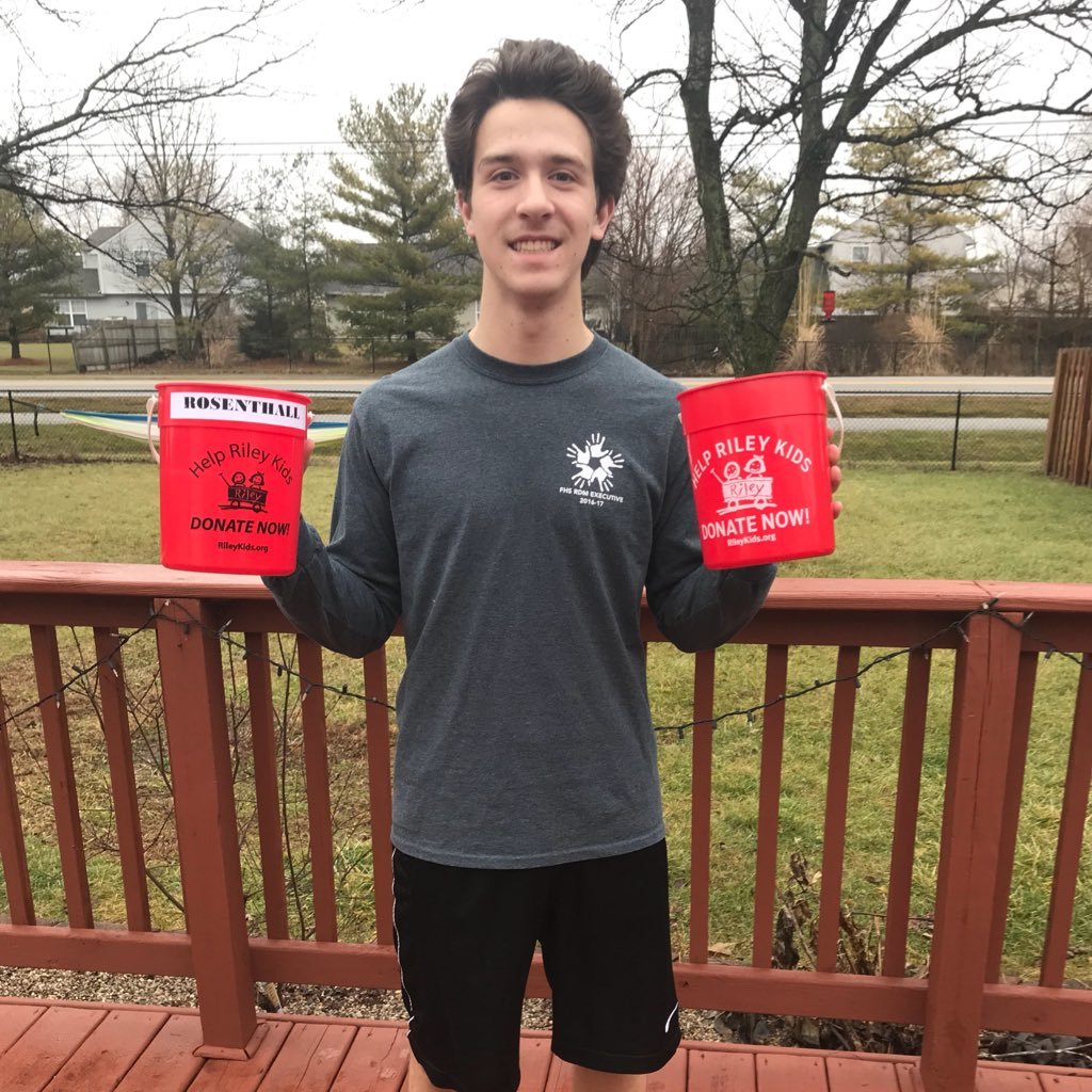 OFFICIAL TWITTER FOR ADAM ROSENTHALL AS MR. RILEY DANCE MARATHON. ALL DONATIONS APPRECIATED AT THE LINK BELOW FOR THE KIDS❗️ #FTK #WELOVERILEY 👇🏻👇🏻👇🏻👇🏻