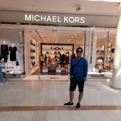 emolhar12's profile picture. dont look your back