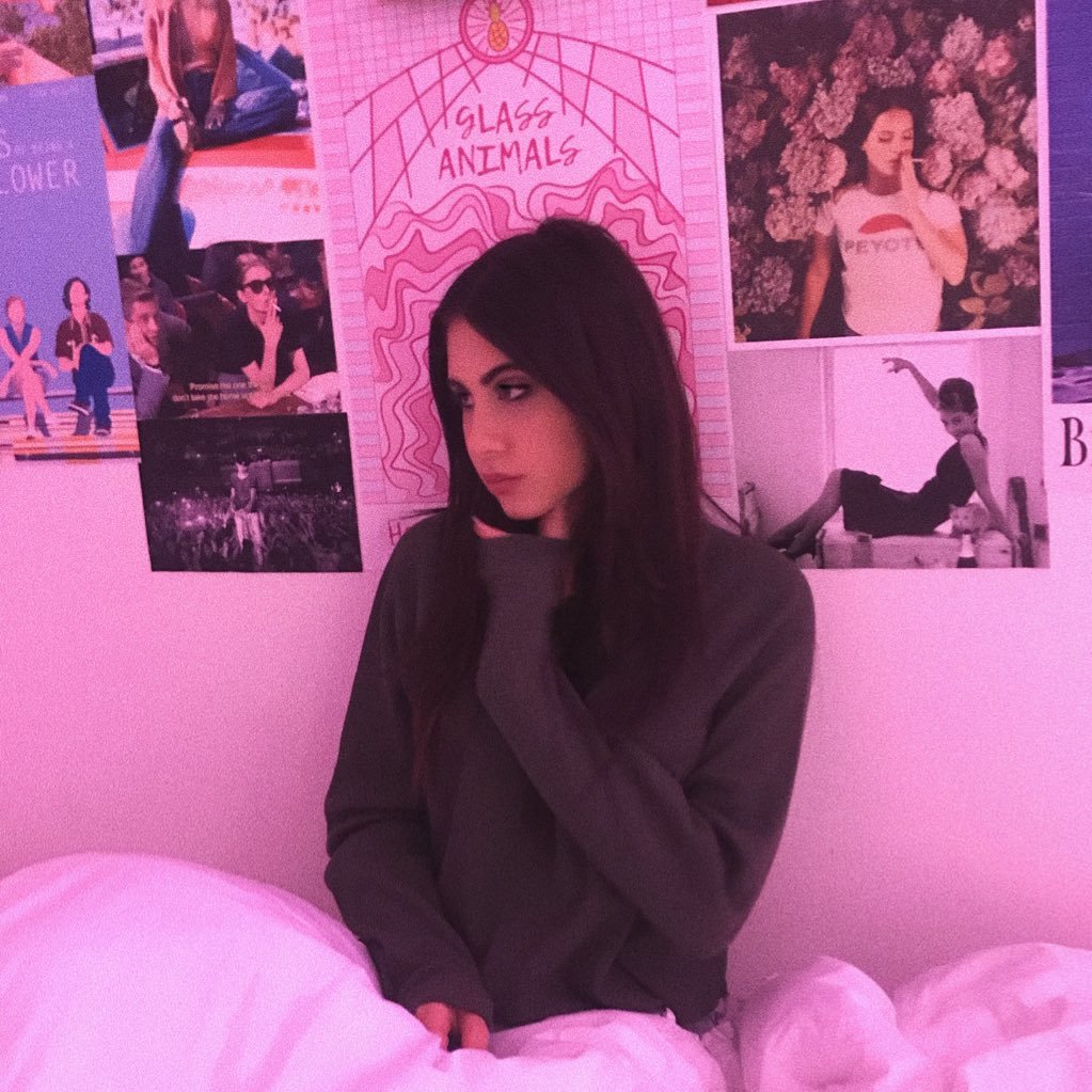Instagram - aarynofficial / Snap -aarynrosee