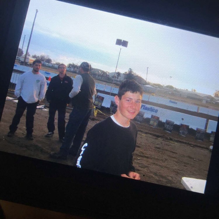 Taay_looor's profile picture. 