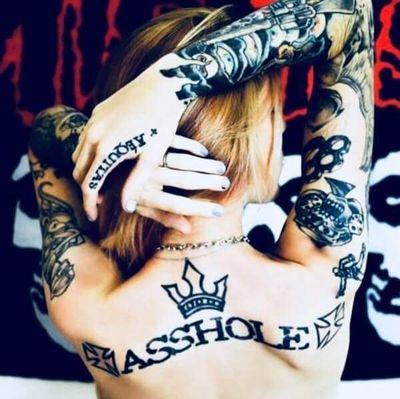 lT2NcFigcOXHVi0's profile picture. 