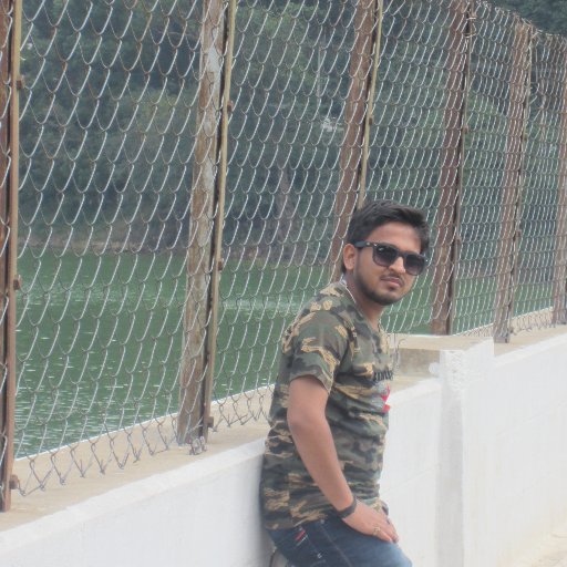 agrwl_div's profile picture. On a quest.