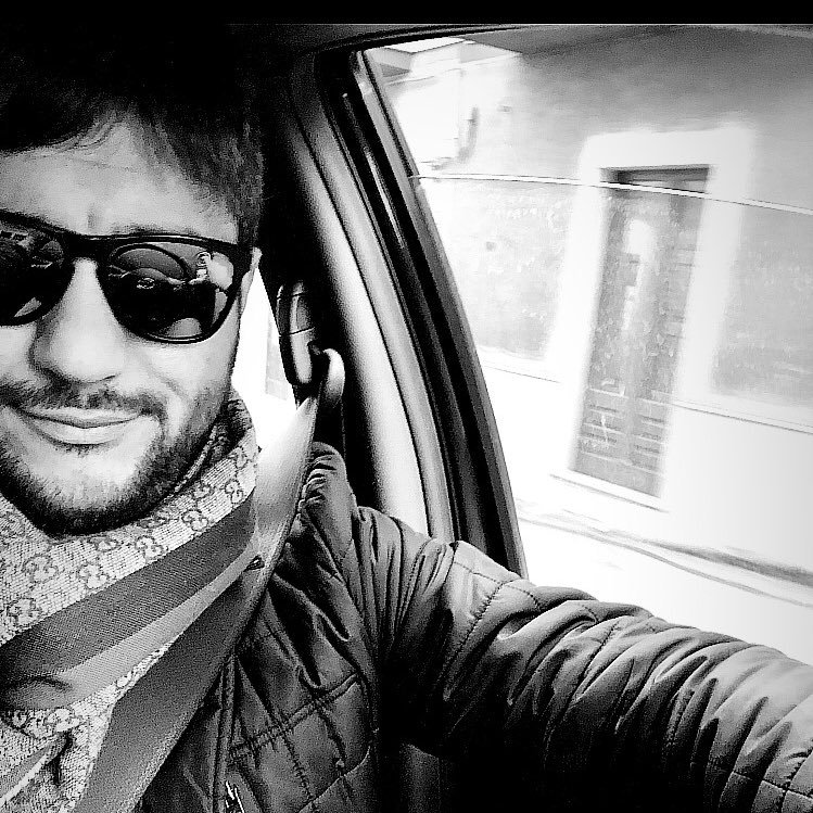 EnzoPiazza's profile picture. Ingegnere,papà di Giulio e Costanza .. amo il mio lavoro,vivo a Niscemi,Sicily,mi piace il calcio,sono appassionato di politica e sono felicemente sposato..