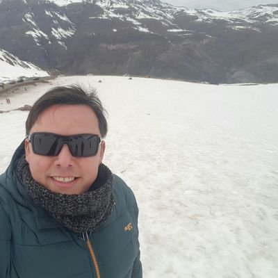 50% Venezolano 50% Chileno, aguilucho hasta medula!!!