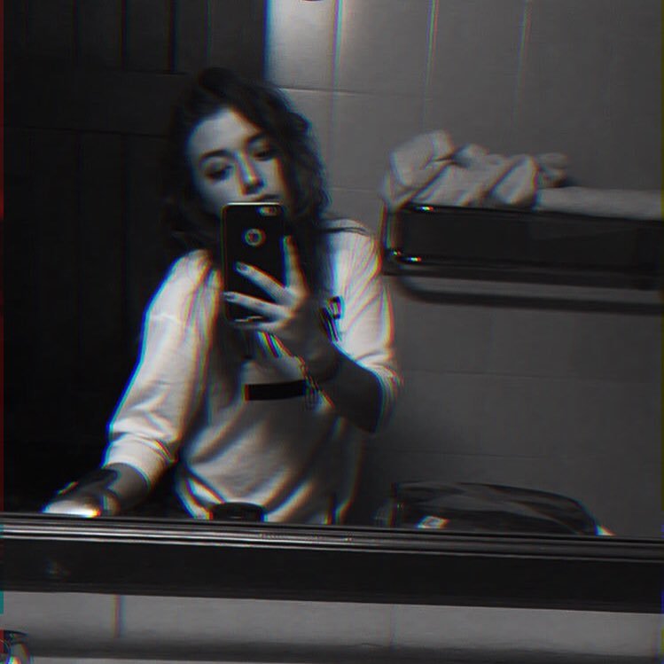 ZoharGEscobar's profile picture. Smells like miliey cyrus// M I N D C O N T R O L